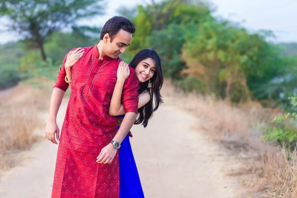 Pre-Wedding Photo Shoot Poses For Every Couple